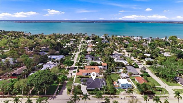 1377 Coconut DR, Fort Myers, FL 33901