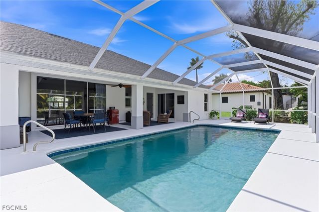 1377 Coconut DR, Fort Myers, FL 33901