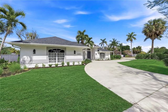 1377 Coconut DR, Fort Myers, FL 33901