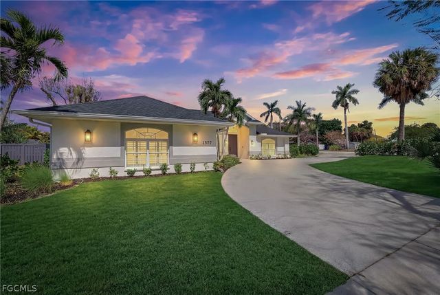 1377 Coconut DR, Fort Myers, FL 33901