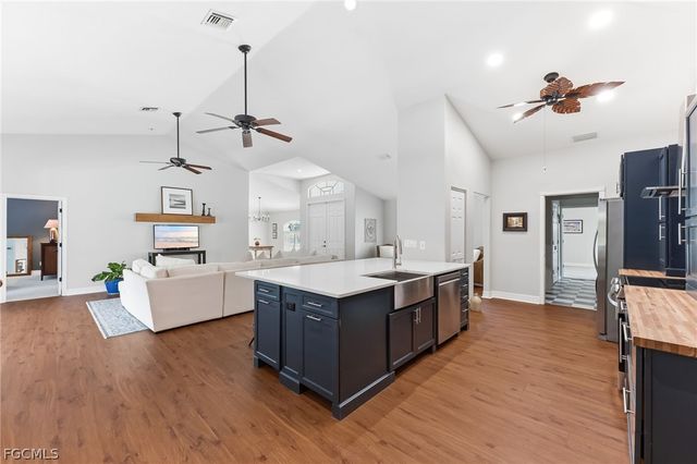 1377 Coconut DR, Fort Myers, FL 33901