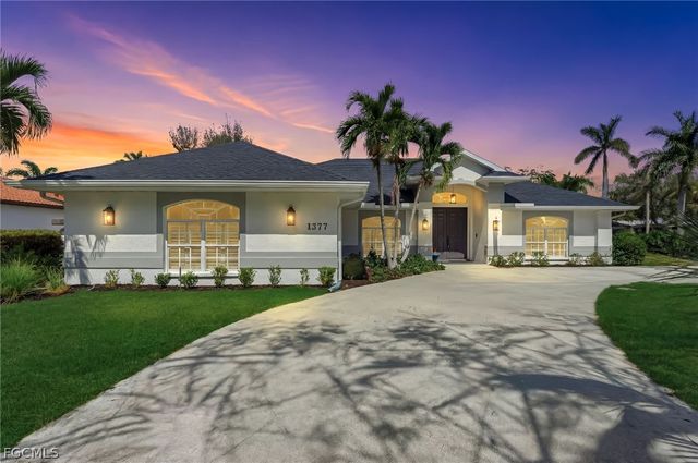 1377 Coconut DR, Fort Myers, FL 33901
