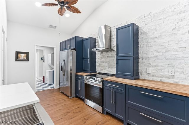 1377 Coconut DR, Fort Myers, FL 33901