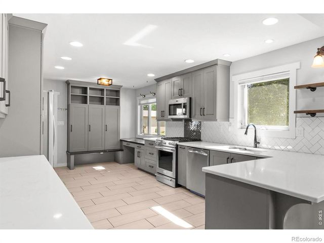 2424 52nd Ave Ct, Greeley, CO 80634