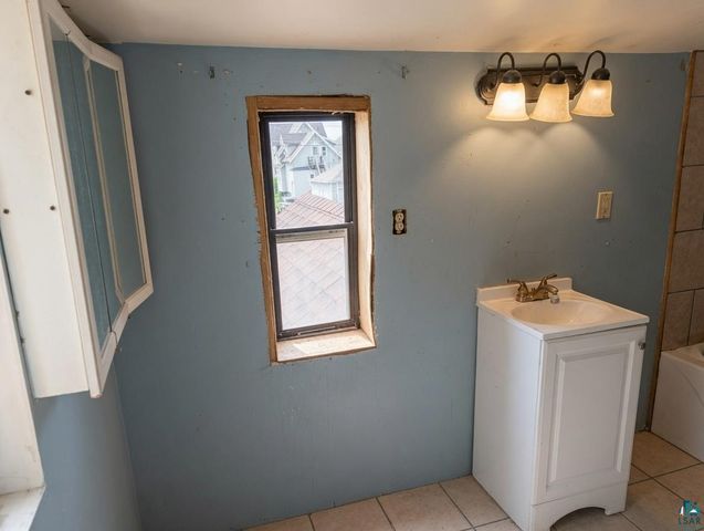619 Weeks Ave, Superior, WI 54880