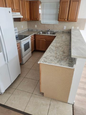 1669 W 27th Street B, Riviera Beach, FL 33404