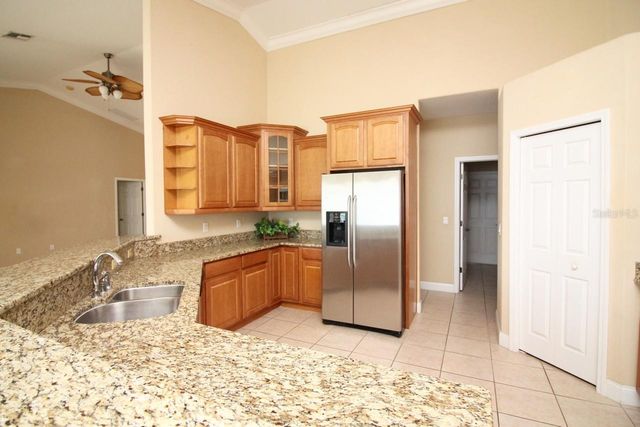 220 HARTRIDGE HILLS DR, Winter Haven, FL 33881