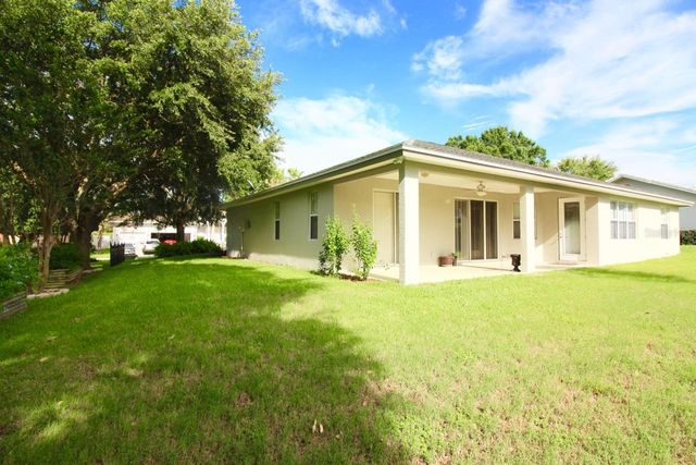 220 HARTRIDGE HILLS DR, Winter Haven, FL 33881