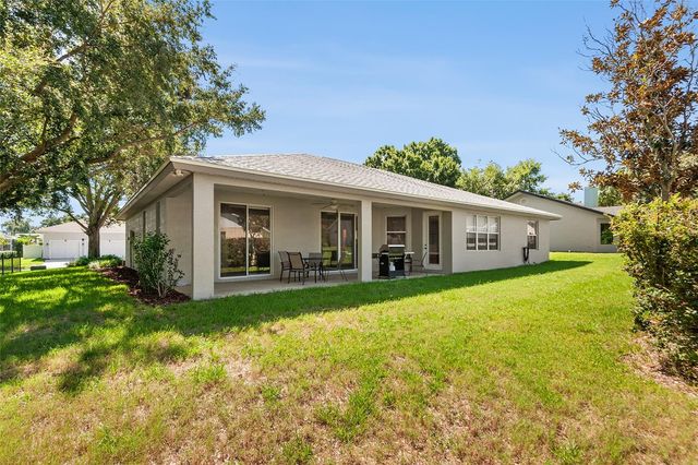 220 HARTRIDGE HILLS DR, Winter Haven, FL 33881