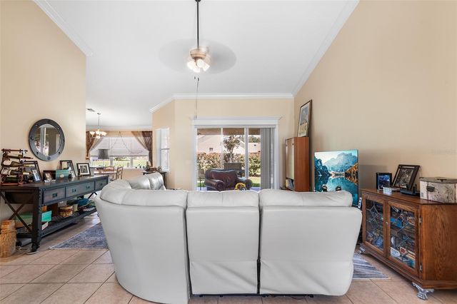 220 HARTRIDGE HILLS DR, Winter Haven, FL 33881
