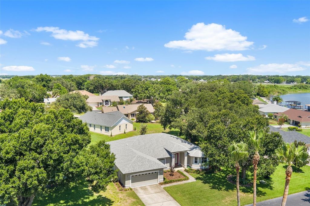 220 HARTRIDGE HILLS DR, Winter Haven, FL 33881