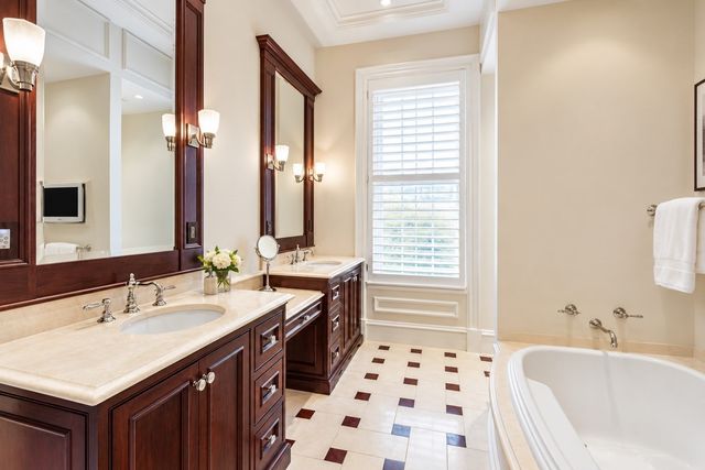 19 Arlington St. 32, Boston, MA 02116