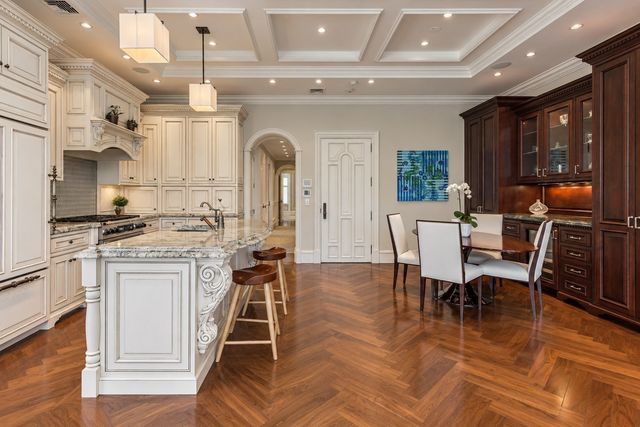 19 Arlington St. 32, Boston, MA 02116