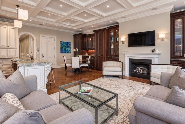 19 Arlington St. 32, Boston, MA 02116