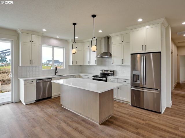 1281 Brown St, Woodburn, OR 97071