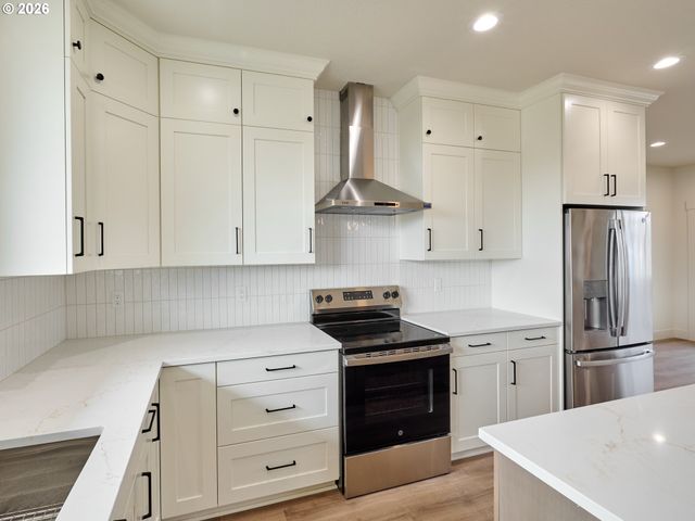 1281 Brown St, Woodburn, OR 97071