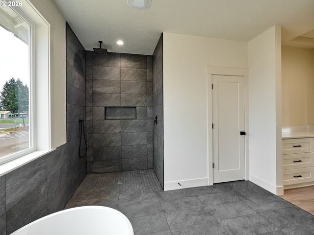 1281 Brown St, Woodburn, OR 97071