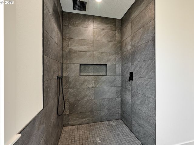 1281 Brown St, Woodburn, OR 97071