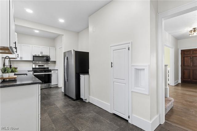 14605 S Woodland Road, Shaker Heights, OH 44120