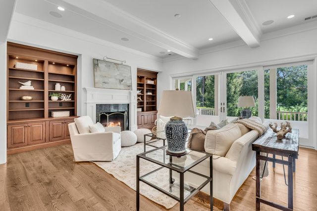 25 Hazelhurst Street, Charleston, SC 29492
