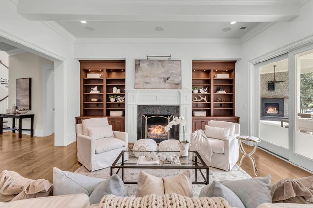 25 Hazelhurst Street, Charleston, SC 29492