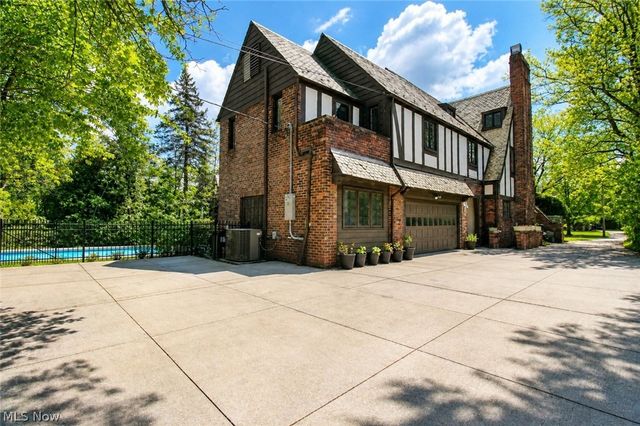 19001 Shelburne Road, Shaker Heights, OH 44118