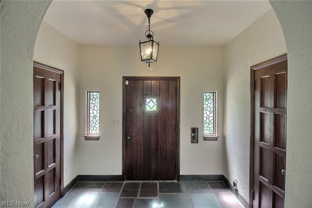 19001 Shelburne Road, Shaker Heights, OH 44118