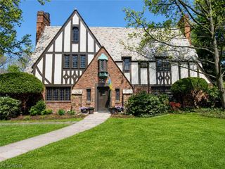 19001 Shelburne Road, Shaker Heights, OH 44118