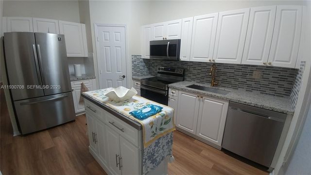 2452 SE 19th Ct, Homestead, FL 33035