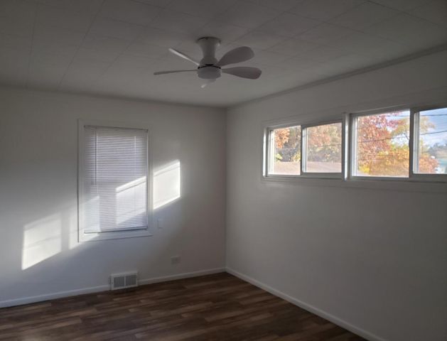 329 S Monterey Avenue, Villa Park, IL 60181