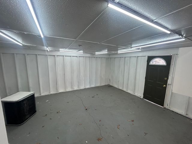 329 S Monterey Avenue, Villa Park, IL 60181