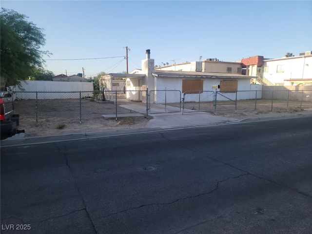 2645 Cedar Avenue, Las Vegas, NV 89101