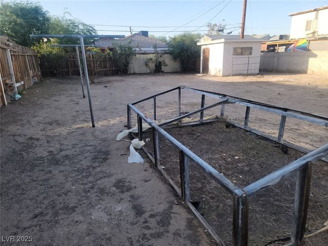 2645 Cedar Avenue, Las Vegas, NV 89101