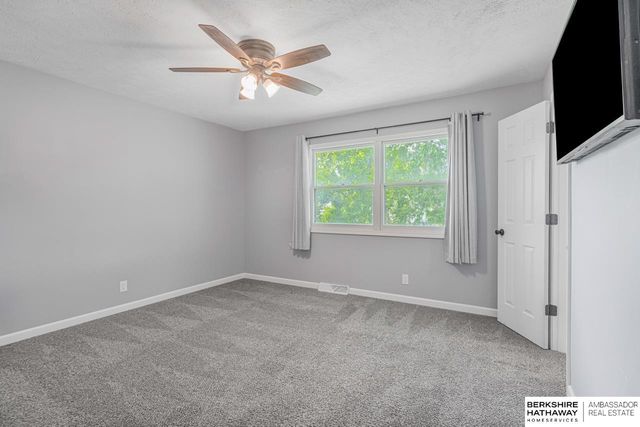 2642 N 98th Street, Omaha, NE 68134