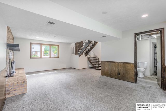2642 N 98th Street, Omaha, NE 68134