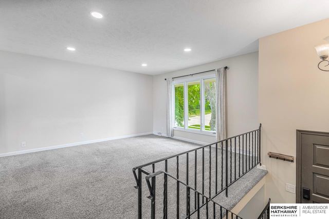 2642 N 98th Street, Omaha, NE 68134