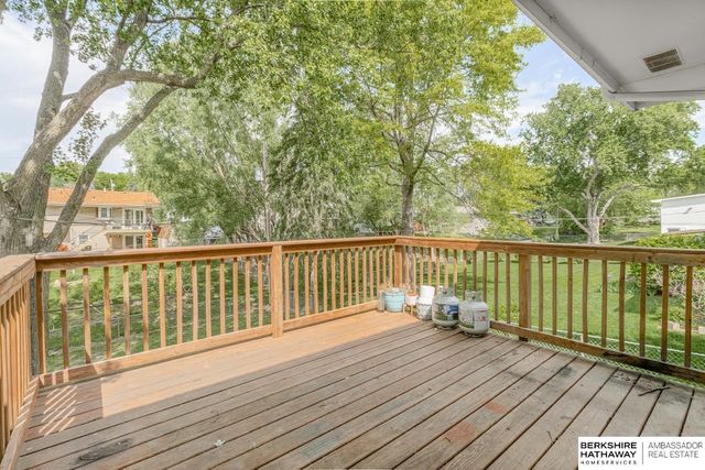 2642 N 98th Street, Omaha, NE 68134