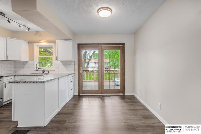 2642 N 98th Street, Omaha, NE 68134
