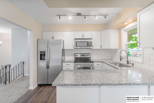 2642 N 98th Street, Omaha, NE 68134