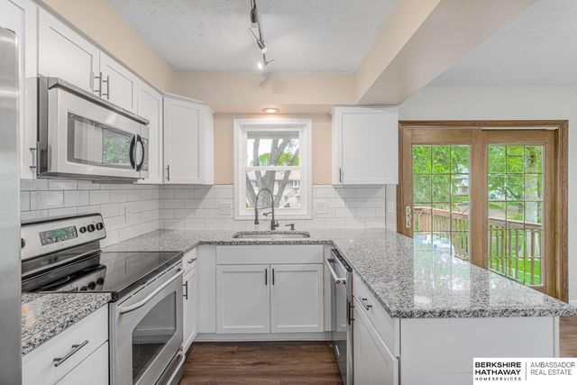 2642 N 98th Street, Omaha, NE 68134