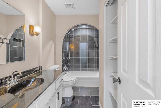 2642 N 98th Street, Omaha, NE 68134