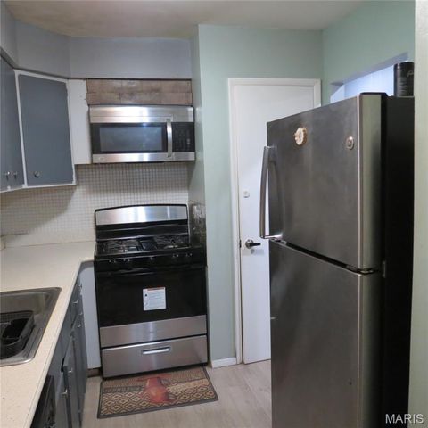 138 Shadalane Walk G, Ballwin, MO 63011