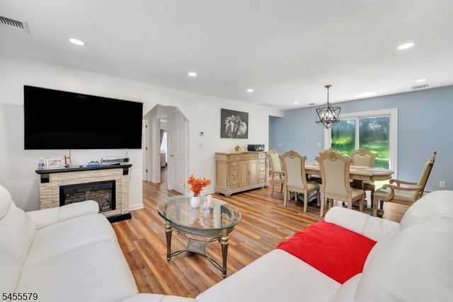 46 Ironia Rd, Chester Twp., NJ 07930