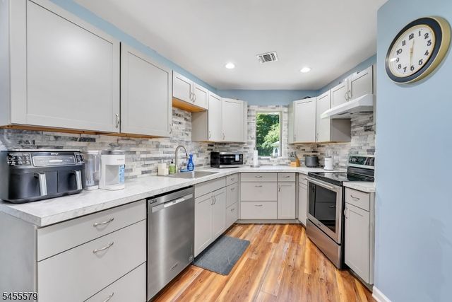 46 Ironia Rd, Chester Twp., NJ 07930