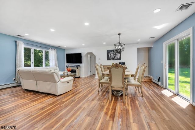 46 Ironia Rd, Chester Twp., NJ 07930
