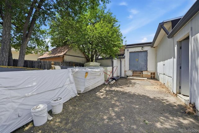 1050 S Quitman Street, Denver, CO 80219