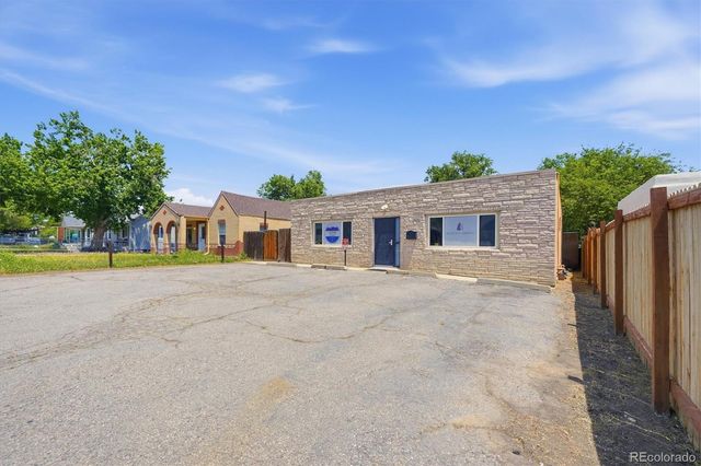 1050 S Quitman Street, Denver, CO 80219