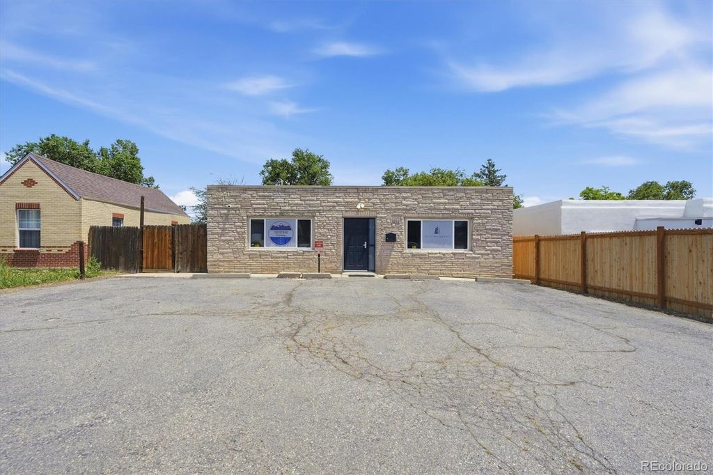 1050 S Quitman Street, Denver, CO 80219