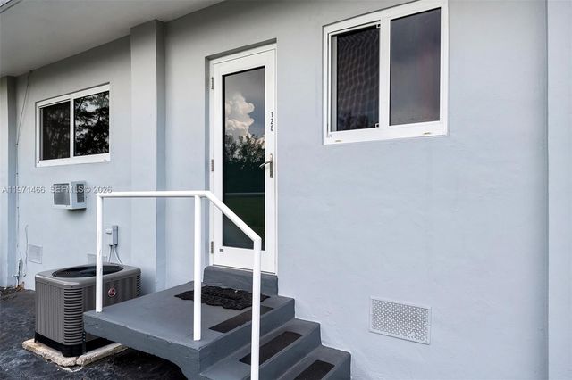 600 Layne Blvd 128, Hallandale Beach, FL 33009