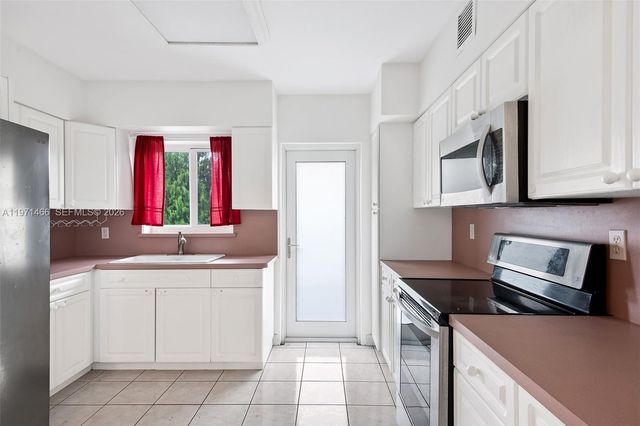 600 Layne Blvd 128, Hallandale Beach, FL 33009